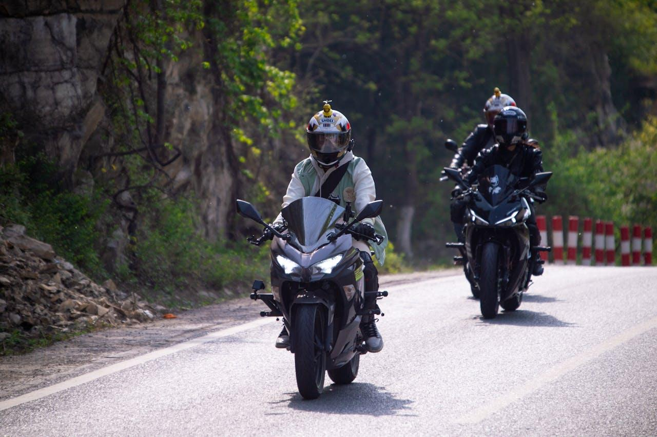 April moto ou AMV : quelle assurance moto choisir pour une protection optimale ?