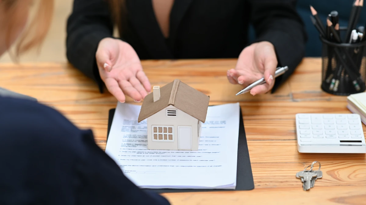 Franchise immobilière : les 7 pièges à éviter pour réussir votre investissement